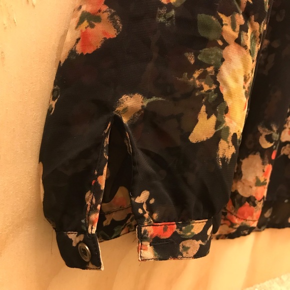 Black Floral Blouse - Picture 4 of 8
